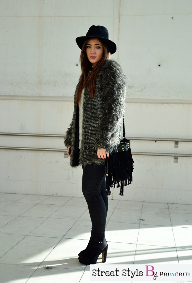 Street-Style-by-Primeriti-Abrigo-yeti-bandolera-de-flecos