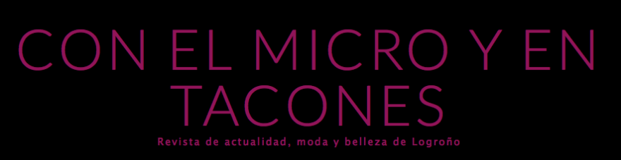 Con el micro y en tacones