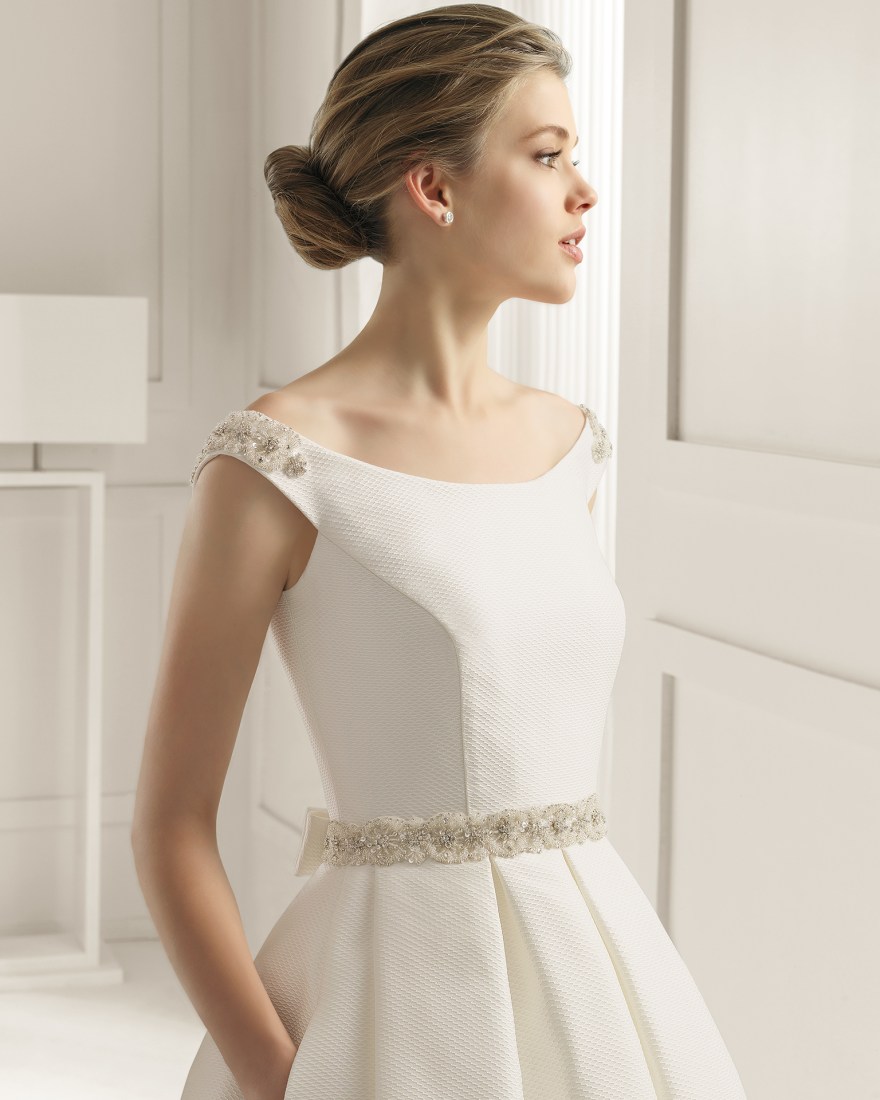 Vestido Samara Rosa Clara 2015 con escote de barco