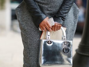 Street style bolsos metalizados