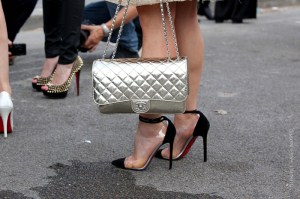 Street style bolsos metalizados