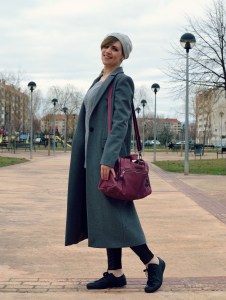 Look abrigo gris largo