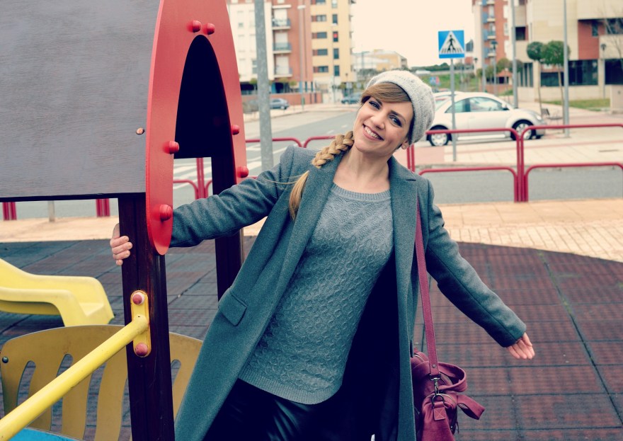 Look abrigo gris largo