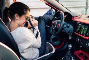 Hiba Abouk embajadora de Twingo