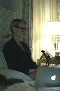 Los pijamas de Claire Underwood 05