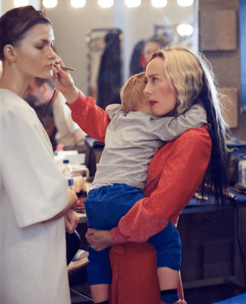 Conciliación familiar maquilladora Alex Box