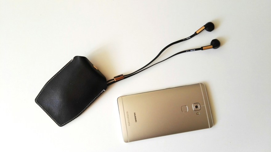 Huawei Mate S y auriculares Sudio TVA 04
