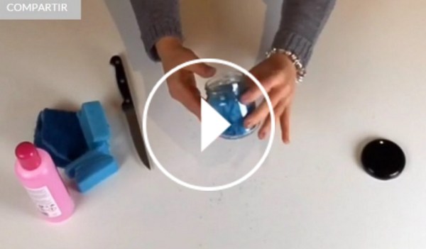 Ver vídeo DIY bote quitaesmalte en Cosmo