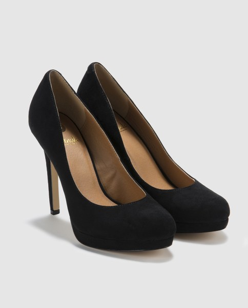 Zapatos negros de tacón alto de La Strada