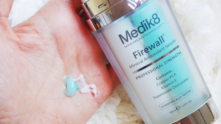 Cómo usar el serum Firewall de Medik8