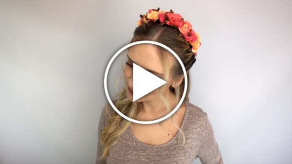 Ver en Cosmo peinado fácil con diadema paso a paso