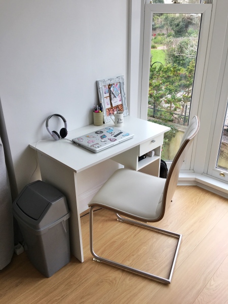 Mi escritorio minimalista