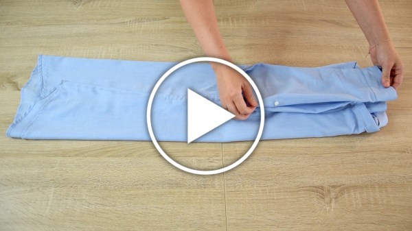 Ver en Cosmo vídeo cómo doblar vestidos camiseros en la maleta sin arrugas
