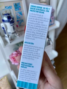 Esbeltia Crema Serum Día y Noche detalles