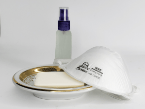 Mascarillas y gel desinfectante coronavirus Covid19