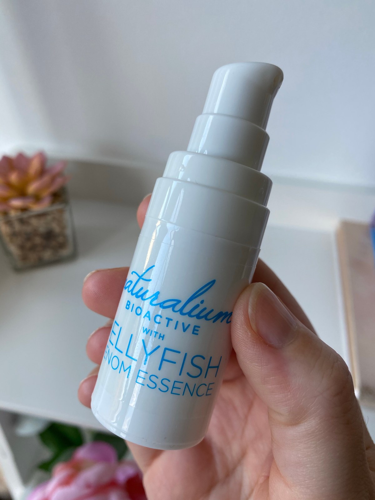 Contorno de ojos con veneno de medusa de Naturalium Bioactive