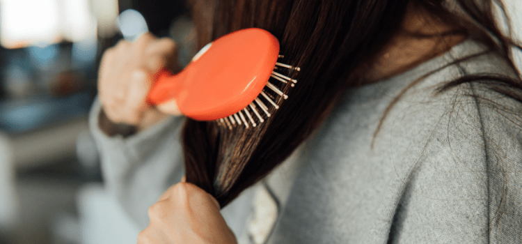 Cada cuánto tiempo hay que cambiar el cepillo del pelo